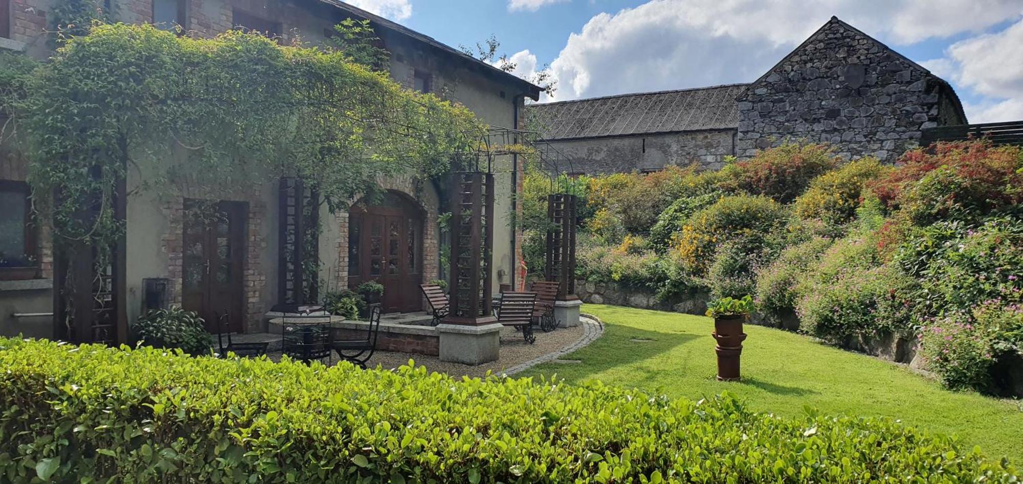 Croneybyrne Courtyard Villa Clara Exterior photo